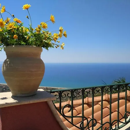 Cefalu' Willa *